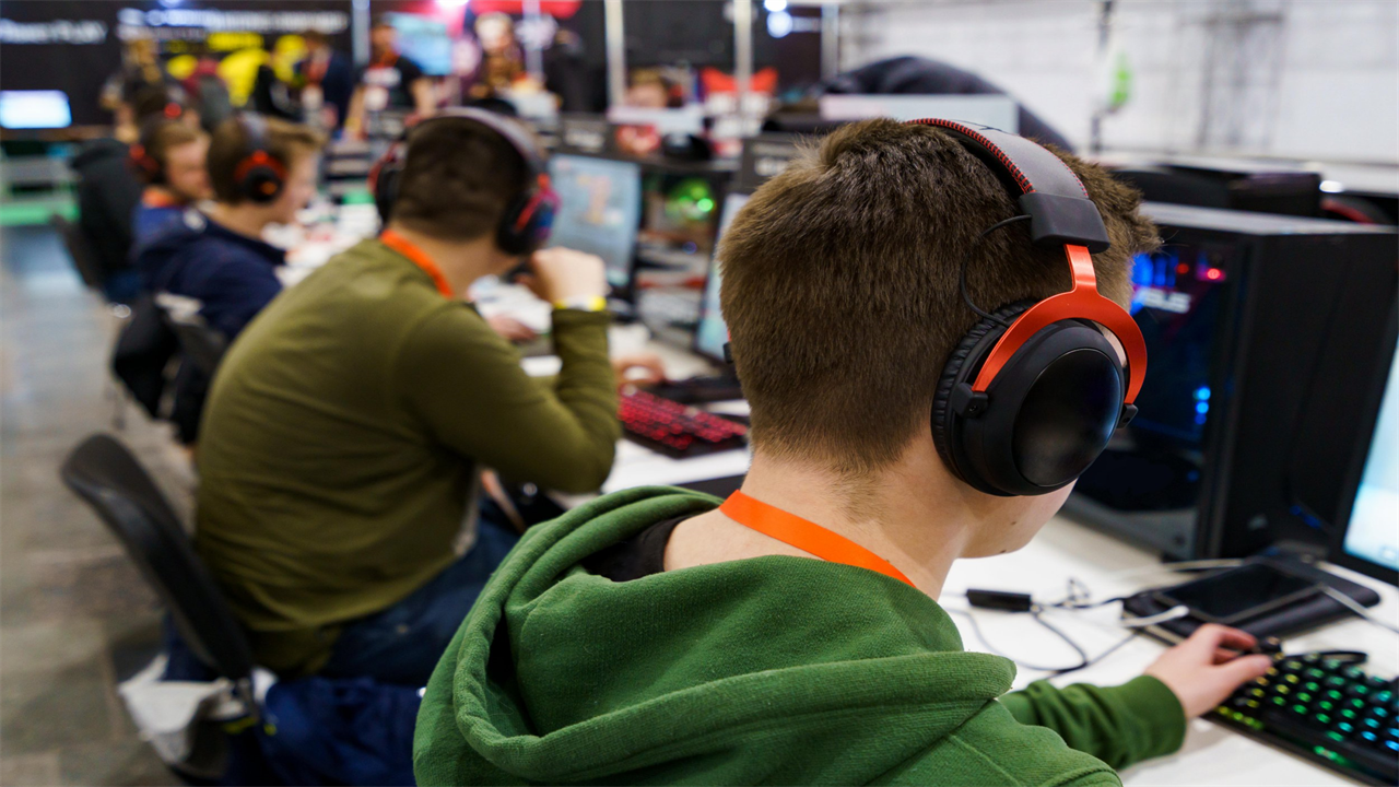 I’m a pro gaming expert and here are three common mistakes all players make – plus what makes you a ‘selfish’ teammate