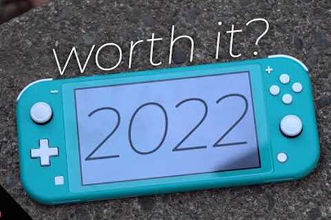 Nintendo Switch Lite in 2022 - worth it? (Review)