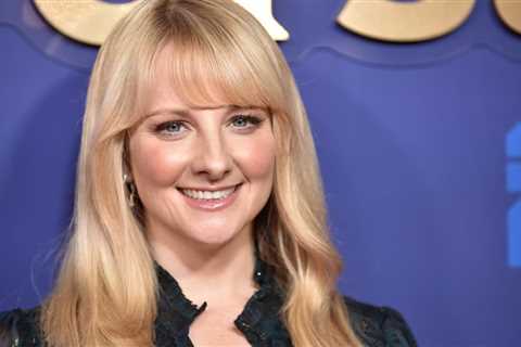 Big Bang Theory's Melissa Rauch Once Lost a Job Because of Her "Hobbit Hands"