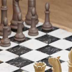 What kind of chess set do professionals use?
